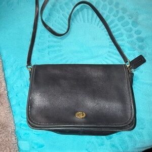 Vintage Coach black Leather Shoulder Bag
